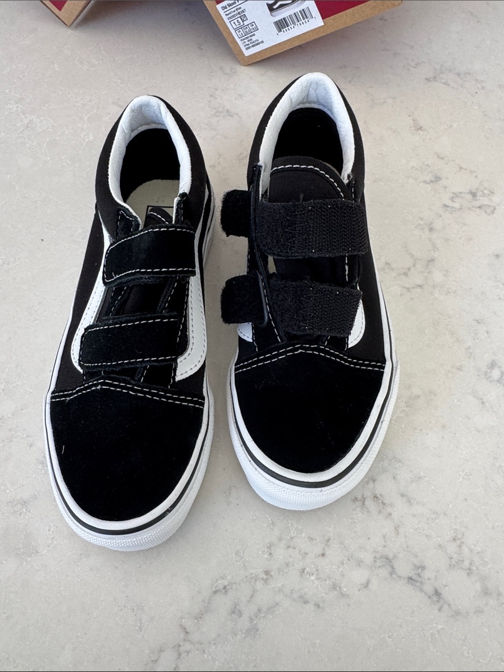 * BRAND NEW * Vans Old Skool V Black & White Kids' Skate Sneakers